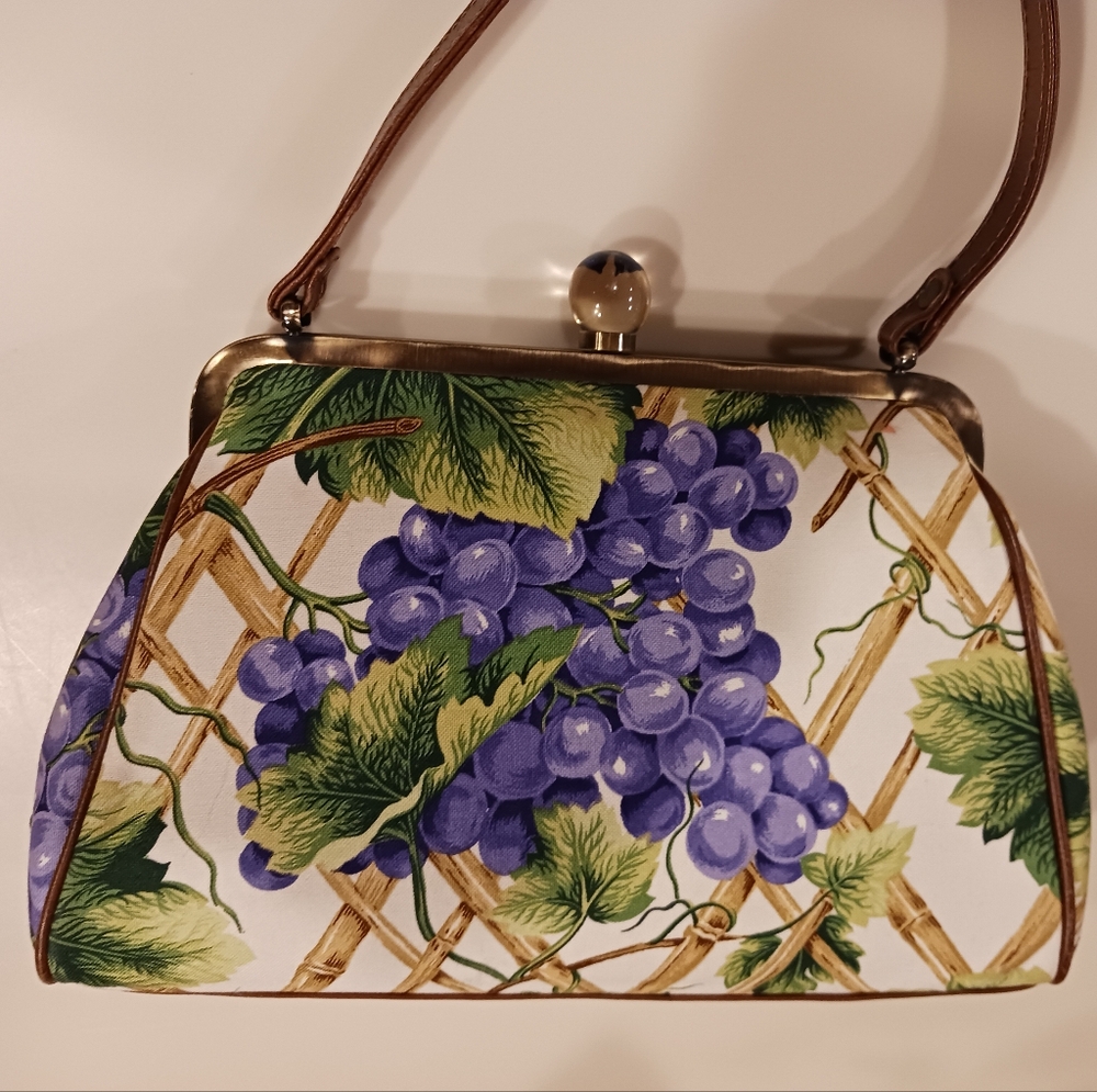 Isabella Fiore beaded and sequined grape design handbag NWOT - Picture 7 of 16